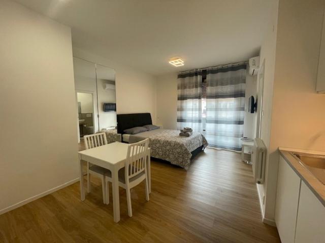 Monolocale Con Terrazzo Modena