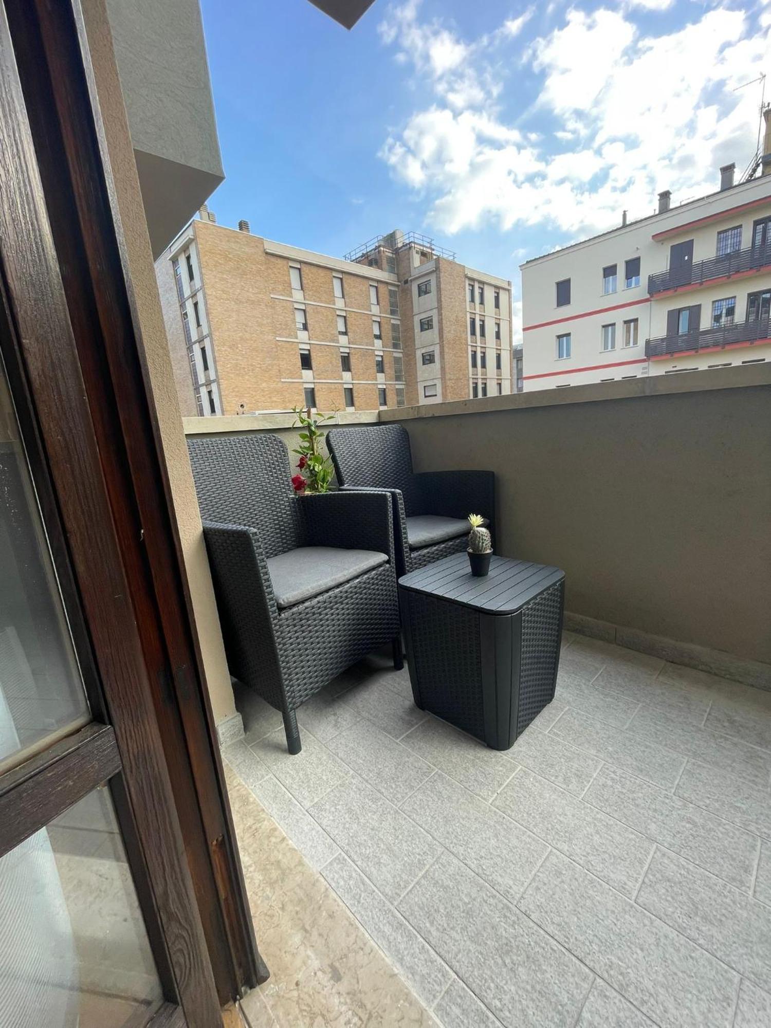 Monolocale Con Terrazzo *