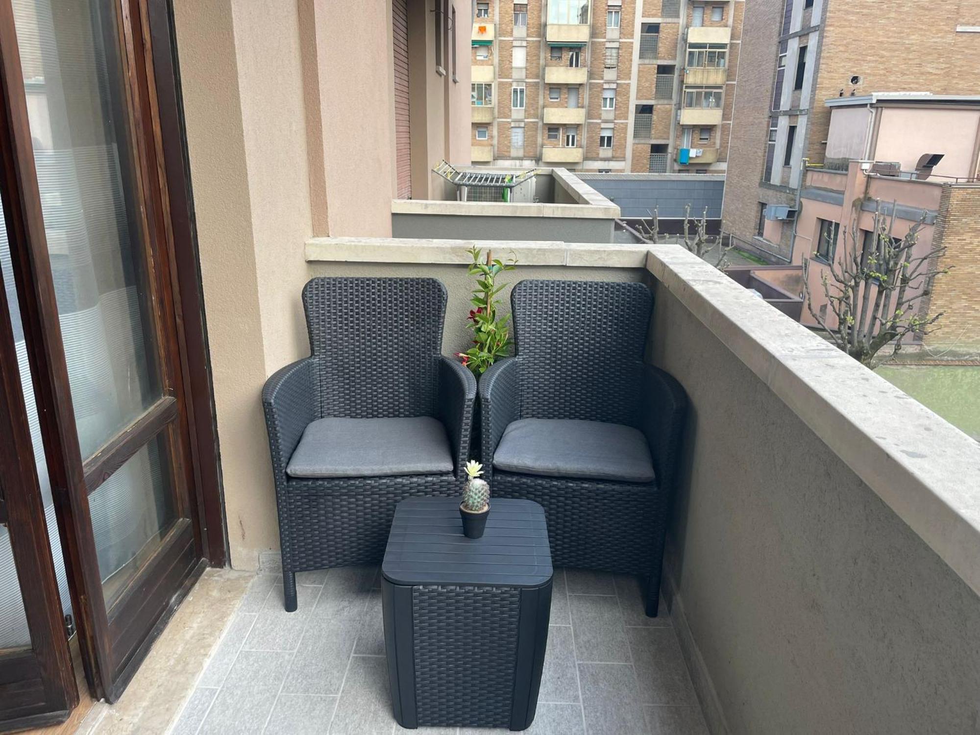 Monolocale Con Terrazzo